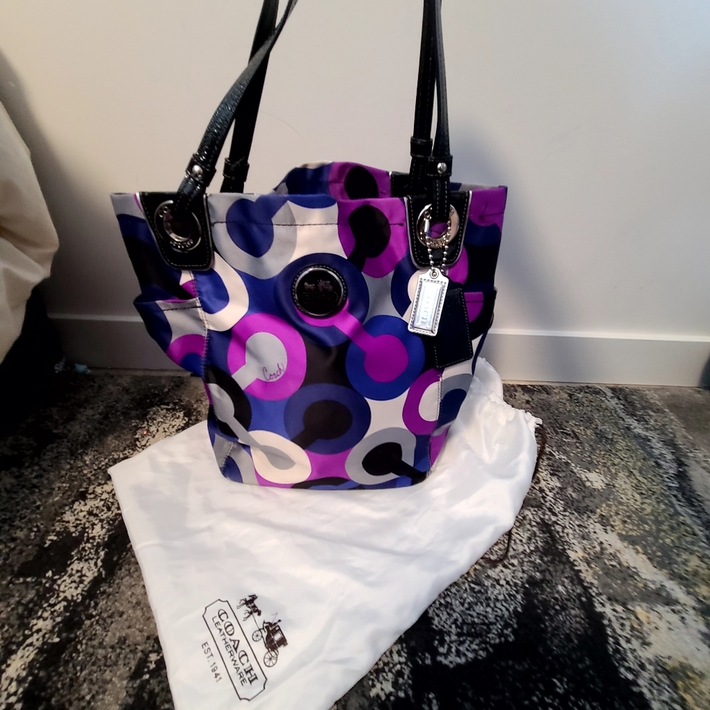 Coach purse with dust bag